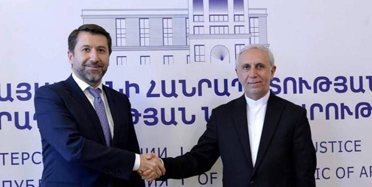 دیدار سفیر ایران و وزیر دادگستری ارمنستان و گفت‌وگو درباره انتقال محکومان