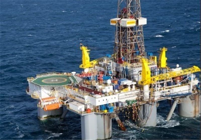 گاردین: اعتصاب کارکنان نفت بازار سوخت انگلیس را مختل می‌کند