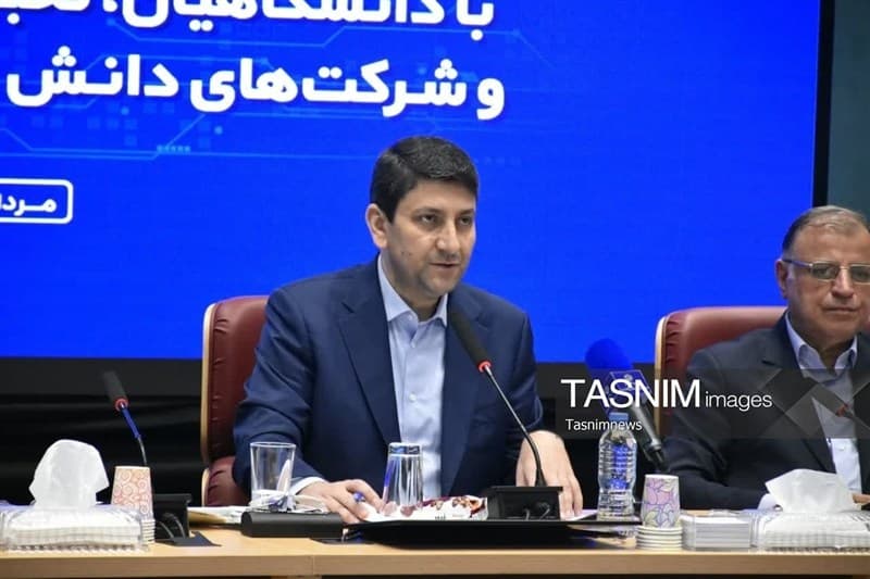 انتقاد وزیر ارتباطات؛ 3200 سامانه دیجیتال دولتی داریم