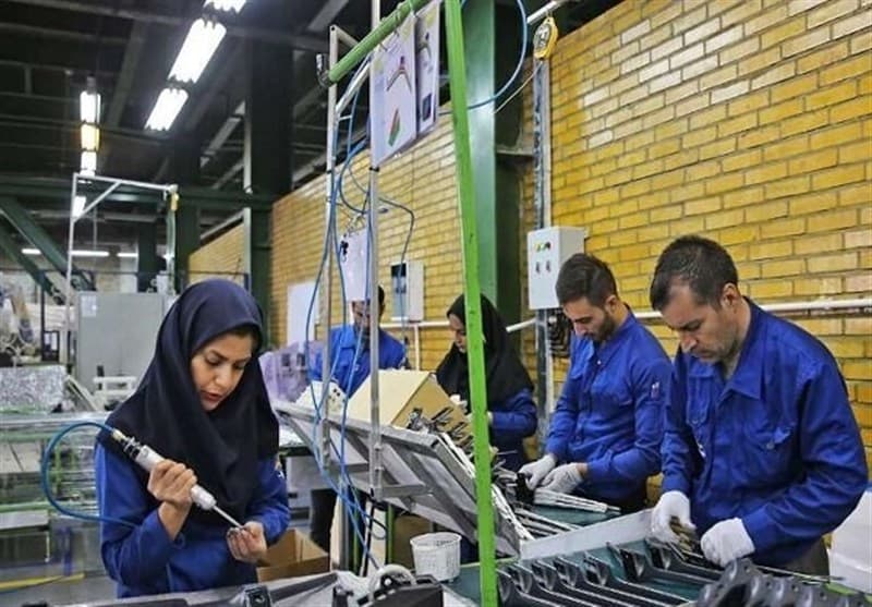 کارگر در تنگنای معیشت؛ از شکاف دستمزد تا پناه بردن به مشاغل کاذب