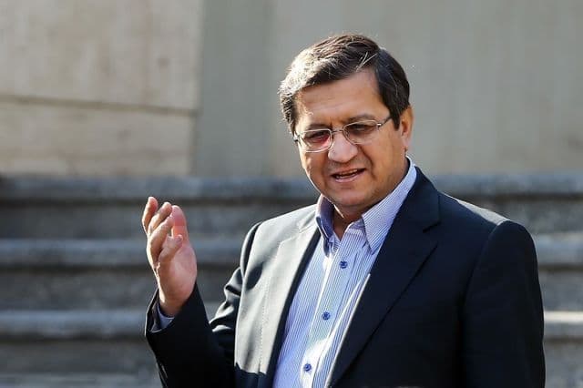 پاسخ رئیس کل بانک مرکزی به ادعای اثرگذاری فشار اقتصادی آمریکا بر ایران