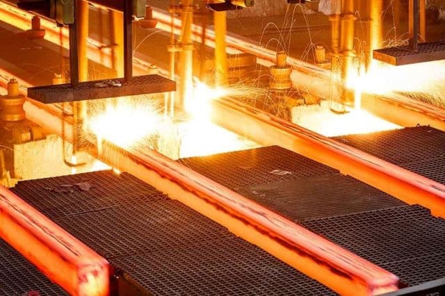 رقابت سنگین شمش سازان در بورس کالا؛ جزئیات عرضه های 8 مهر 1405