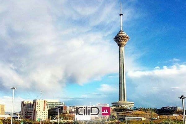 لحظه اصابت صاعقه به برج میلاد تهران + فیلم
