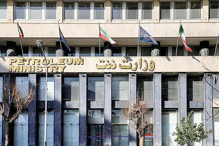 پشتپرده استعفای پاکنژاد