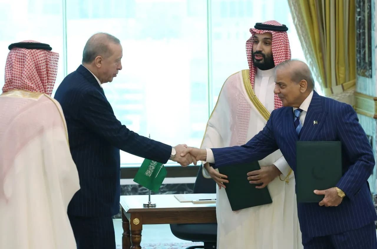 عربستان به دنبال پناه دفاعی / یک تریلیون دلاری هم کمک نکرد