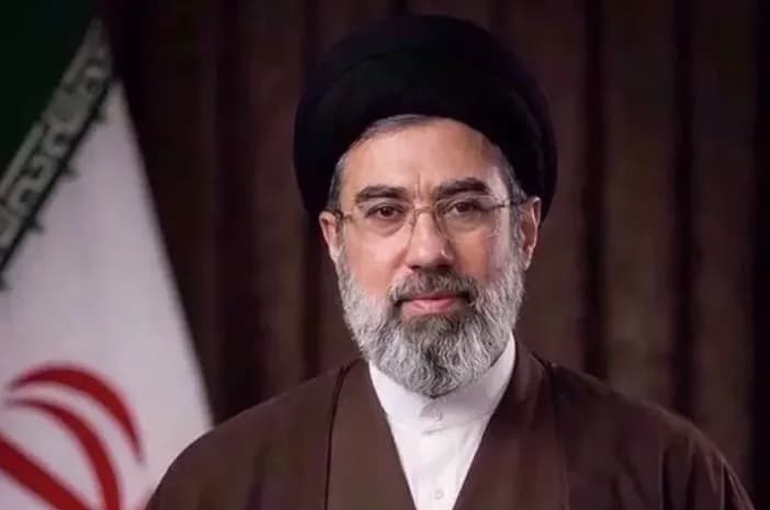 رهبر انقلاب: مسئولان حوزه سلامت به جامعه پرستاری توجه ویژه داشته باشند