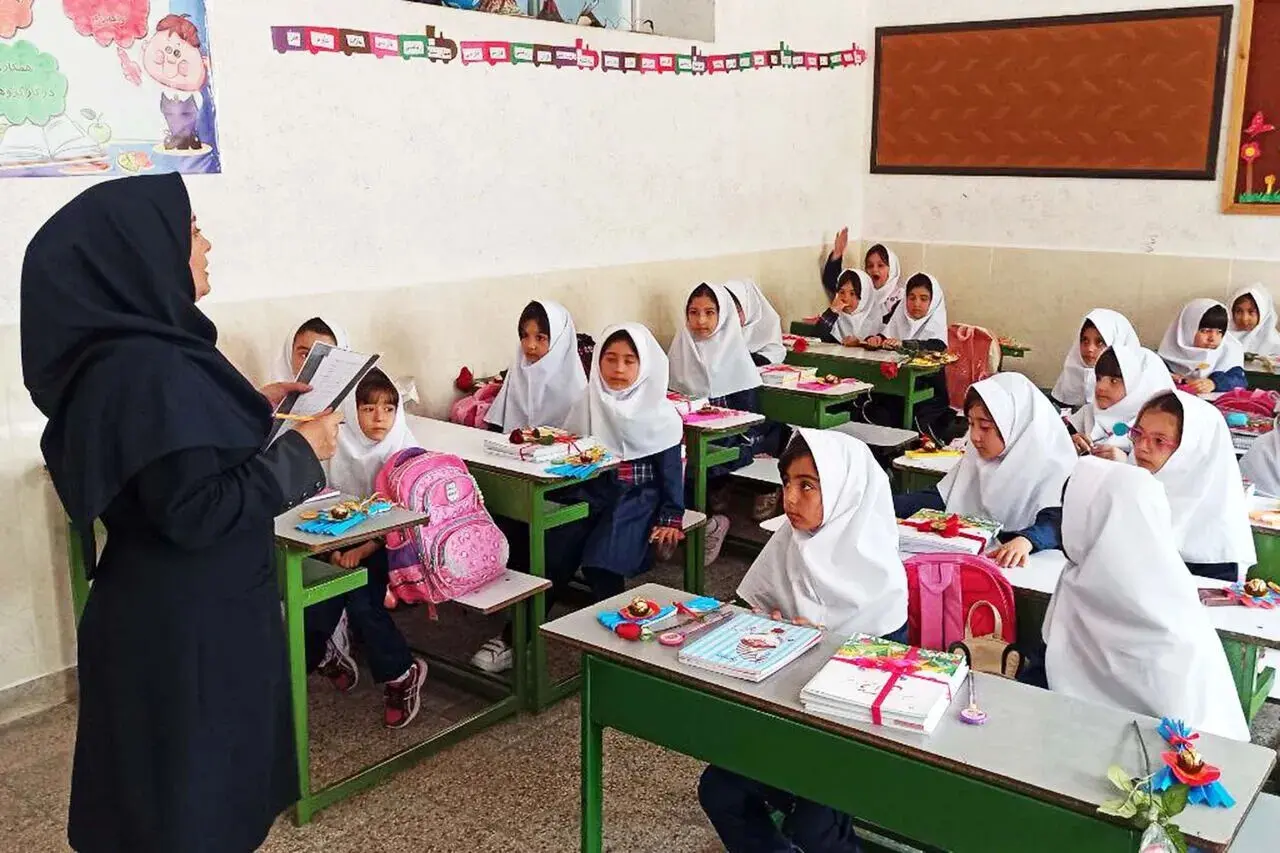 خبر مهم آموزش و پرورش درباره جذب معلم؛ کاهش دانشآموزان هم تغییری ایجاد نمیکند؟