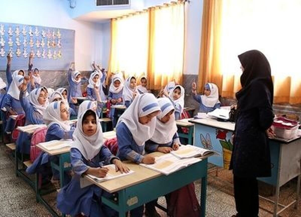 سخنگوی وزارت آموزش‌ و پرورش: میانگین دریافتی معلمان فقط ۲۹ میلیون تومان است

