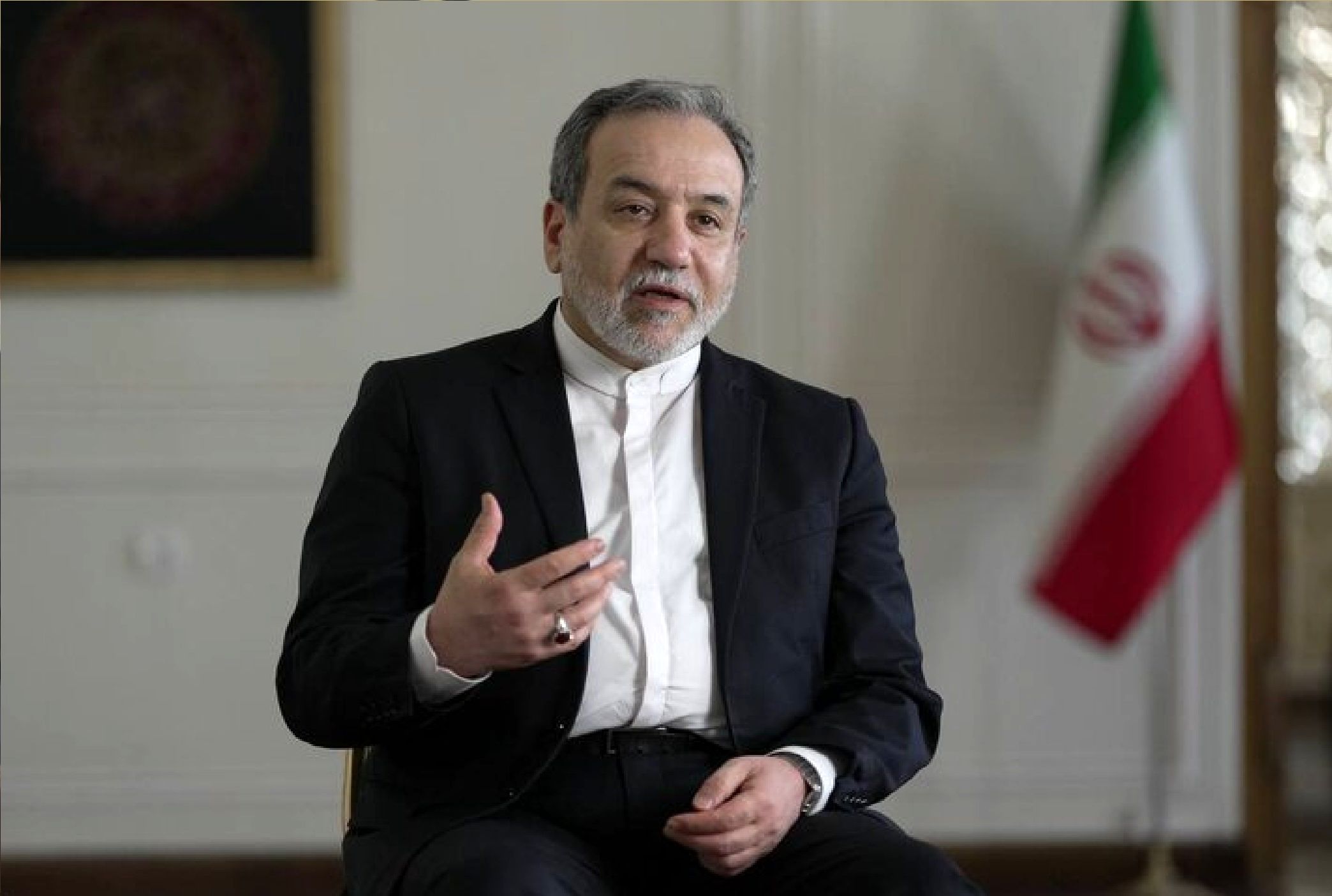 عراقچی: آماده ایم تنگه هرمز را به عنوان بخشی از توافق برای پایان دادن به جنگ بازگشایی کنیم/ هم برای جنگ و هم دیپلماسی آماده هستیم

