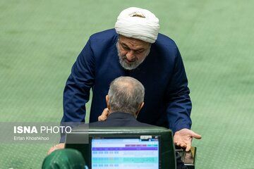 انتقاد روزنامه جوان از طرح مسئله  زندانی شدن رسایی در تجمعات شبانه/ باید اجازه دهیم که تجمعات و حرکت امت مبعوث در چارچوب امر ملی باقی بماند