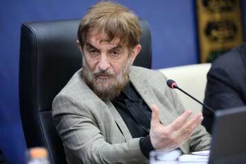 عضو مجمع تشخیص: گروه‌های مسلح آموزش‌ دیده وارد کشور شده‌اند/ مردم مراقب باشند و گزارش دهند+ فیلم
