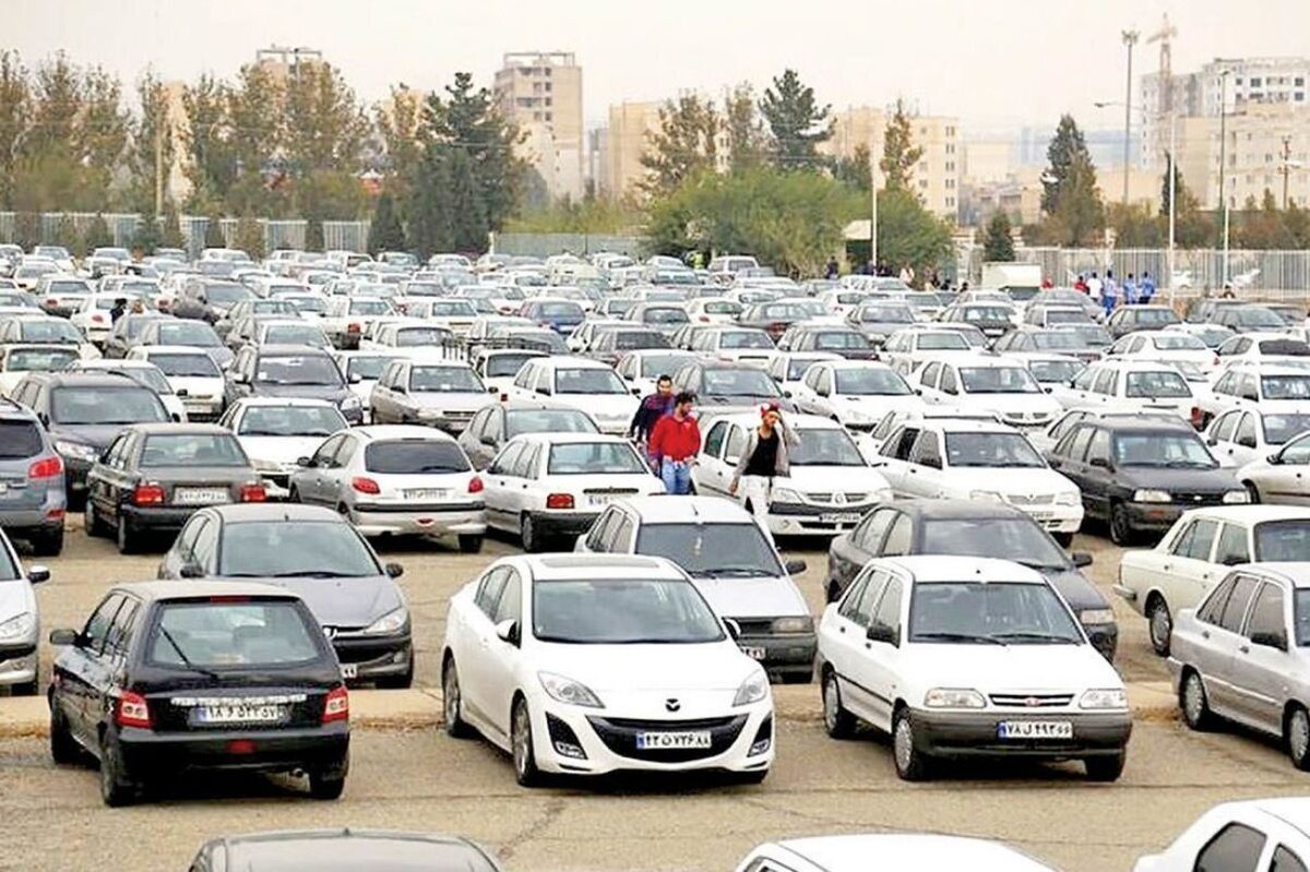 فاصله نجومی قیمت خودرو از کارخانه تا بازار / شکاف قیمتی به ۱.۶ میلیارد تومان رسید + جدول
