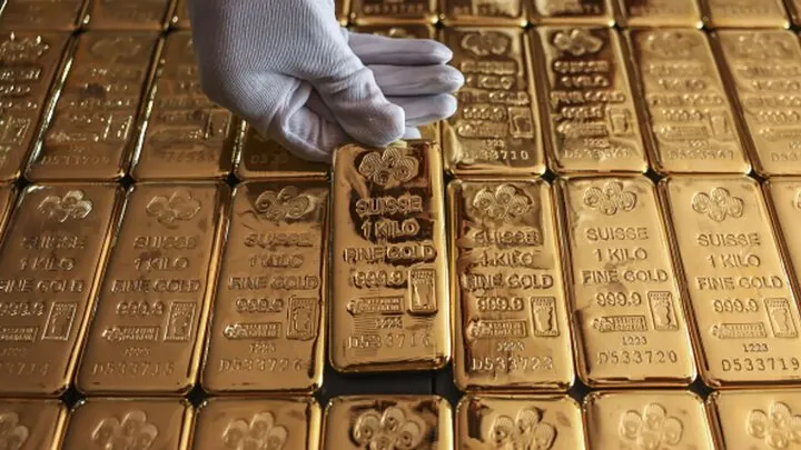 قیمت جهانی طلا امروز جمعه ۳ مهر ۱۴۰۵ / اونس در مسیر کاهش هفتگی قرار گرفت
