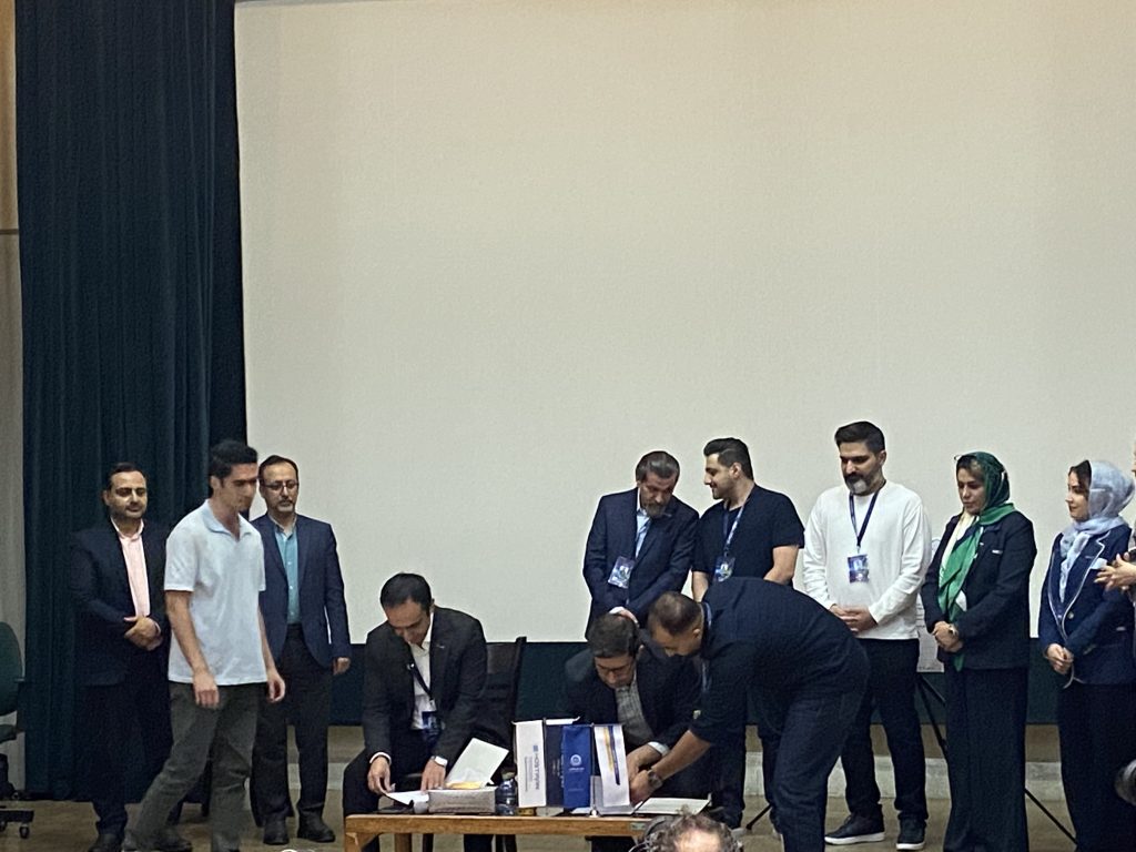 هاست ایران مسائل واقعی کسب‌وکار را به دانشجویان می‌سپارد