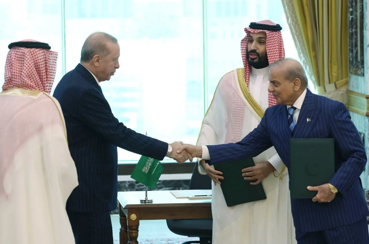 عربستان به دنبال پناه دفاعی / یک تریلیون دلاری هم کمک نکرد