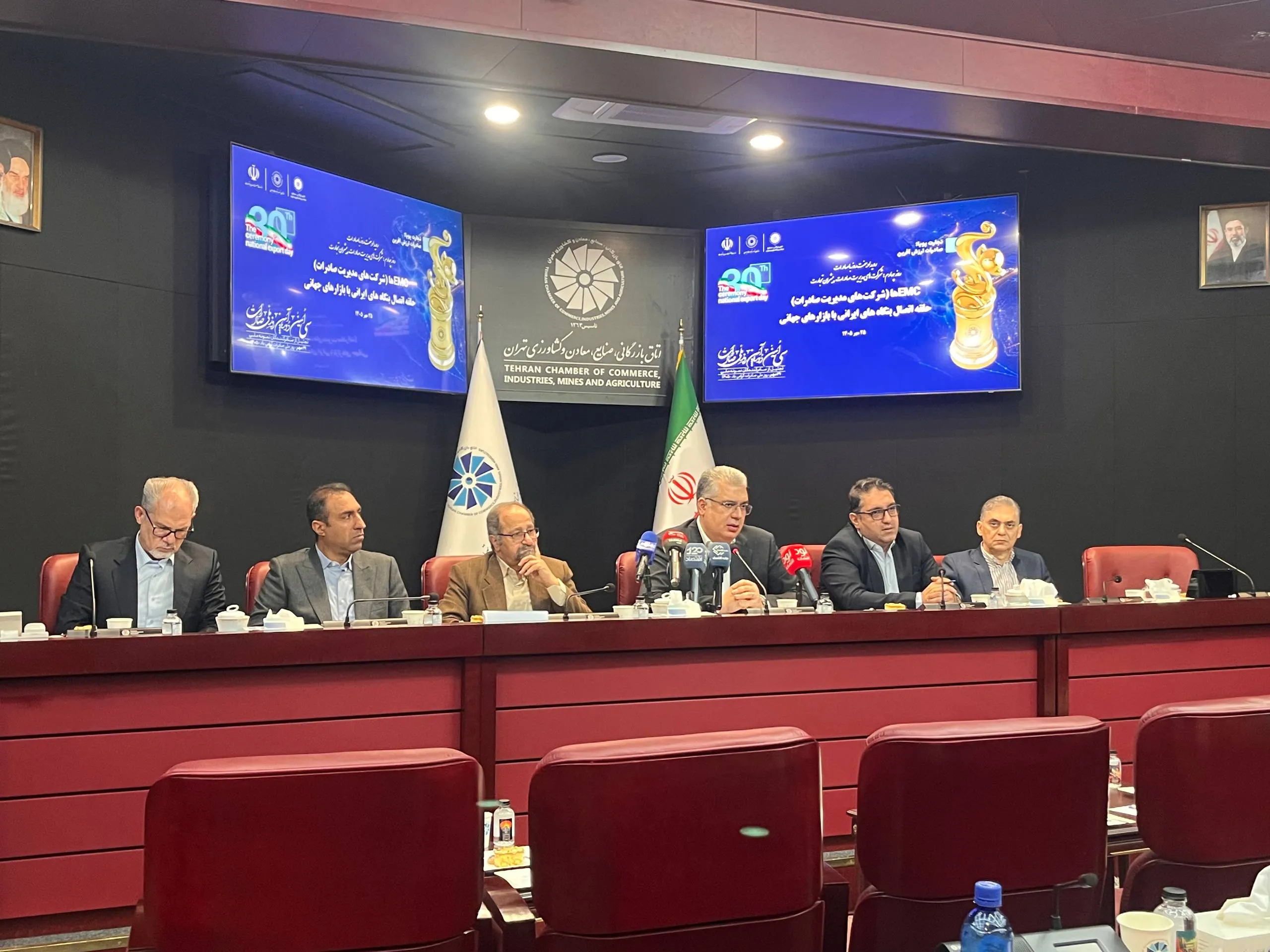 معاون وزیر صمت: بازارهای صادراتی ایران در جنوب خلیج فارس از دست رفت