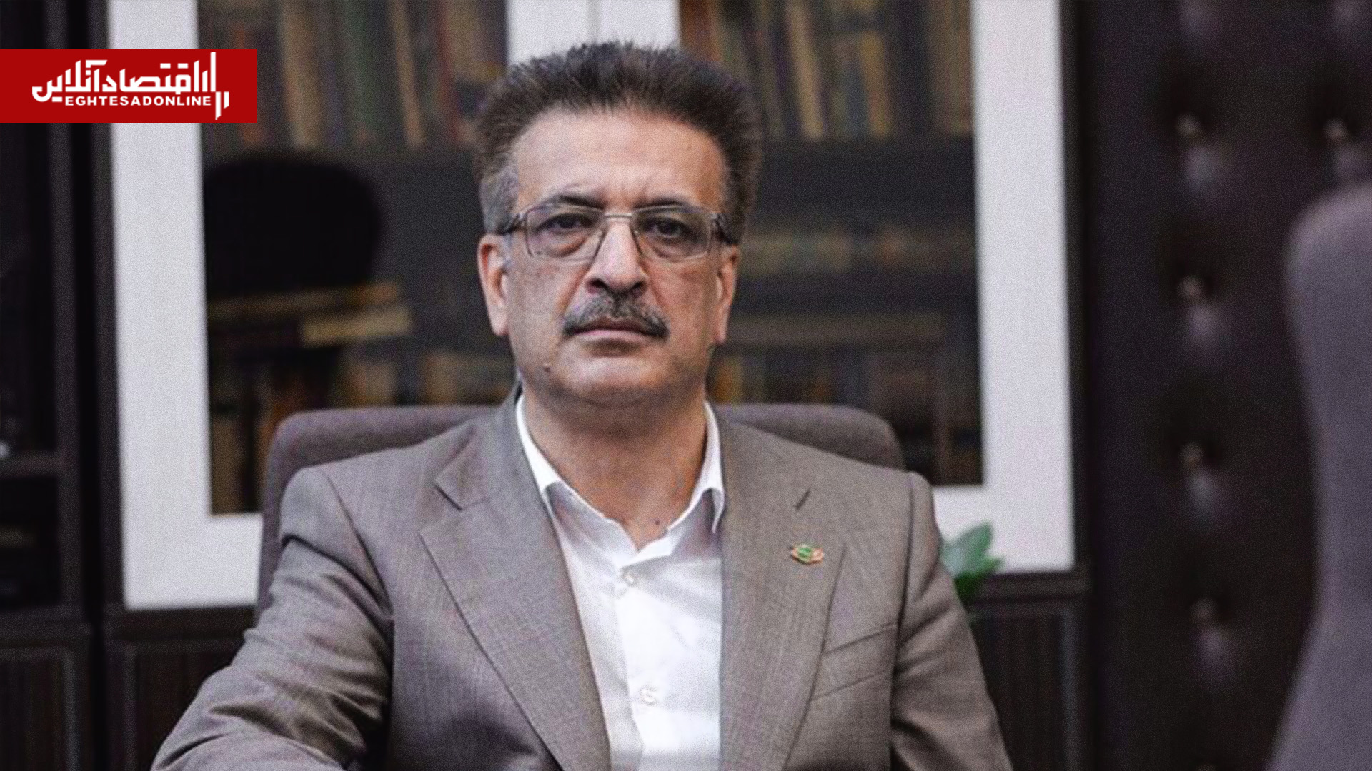 دلارهای خانگی از گاوصندوق خارج می‌شوند؟ | سود ارزی پشت سد بی‌اعتمادی